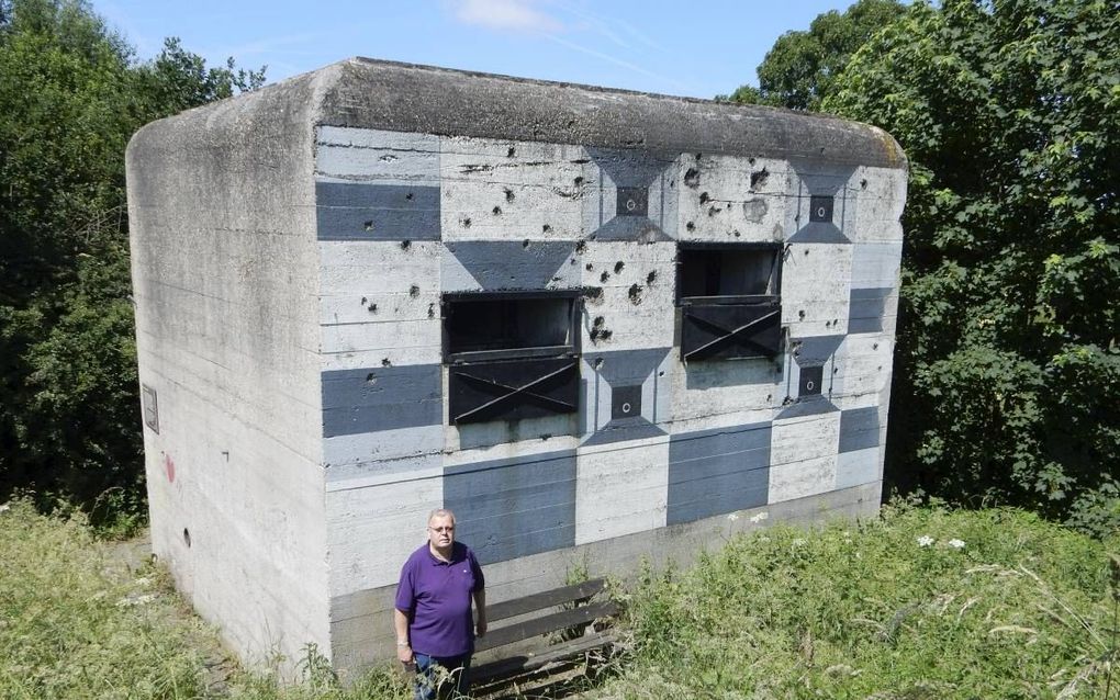 Beheerder van het Graafs Kazemattenmuseum en stadsgids Evert Vos voor de zuidelijke kazemat in het Brabantse Grave. beeld RD