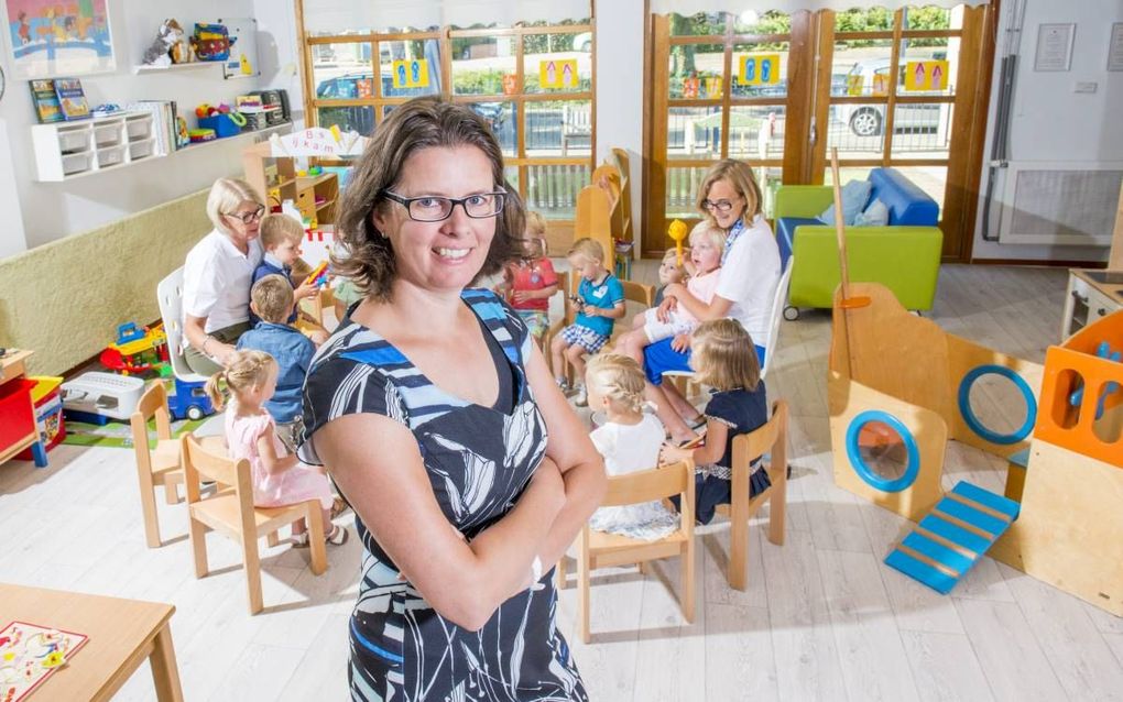 Coördinator Marianne Rijsdijk van de reformatorische kinderopvang Het Mosterdzaadje in Ridderkerk. „Wij hoopten met drie kinderen te kunnen beginnen, maar het werden er 22. Die komen gemiddeld één dag in de week. En ik verwacht dat we verder groeien.” bee