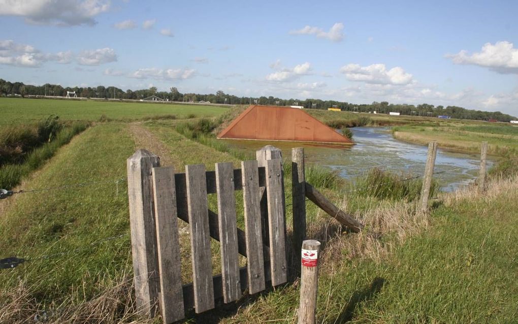 Het begin van het Vurense klompenpad, dat deels langs de Nieuwe Hollandse Waterlinie loopt. „Een prachtige route.” beeld André Bijl