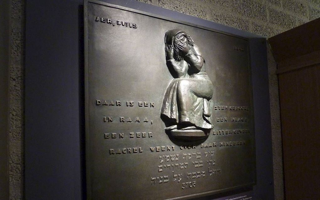 In het Museon in Den Haag hangt een plaquette met de namen van 2000 Joodse kinderen. beeld Wikipedia