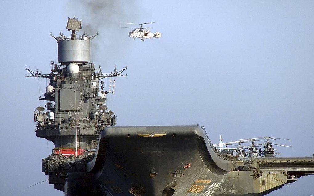 Poetin stuurt het Russische vliegdekschip Kuznetsov via de Noordzee naar de oorlog in Syrië. beeld EPA