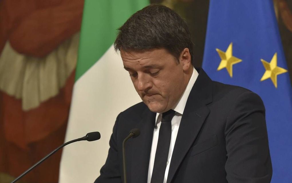 Premier Matteo Renzi kondigt zijn aftreden aan. beeld AFP, Andreas Solaro