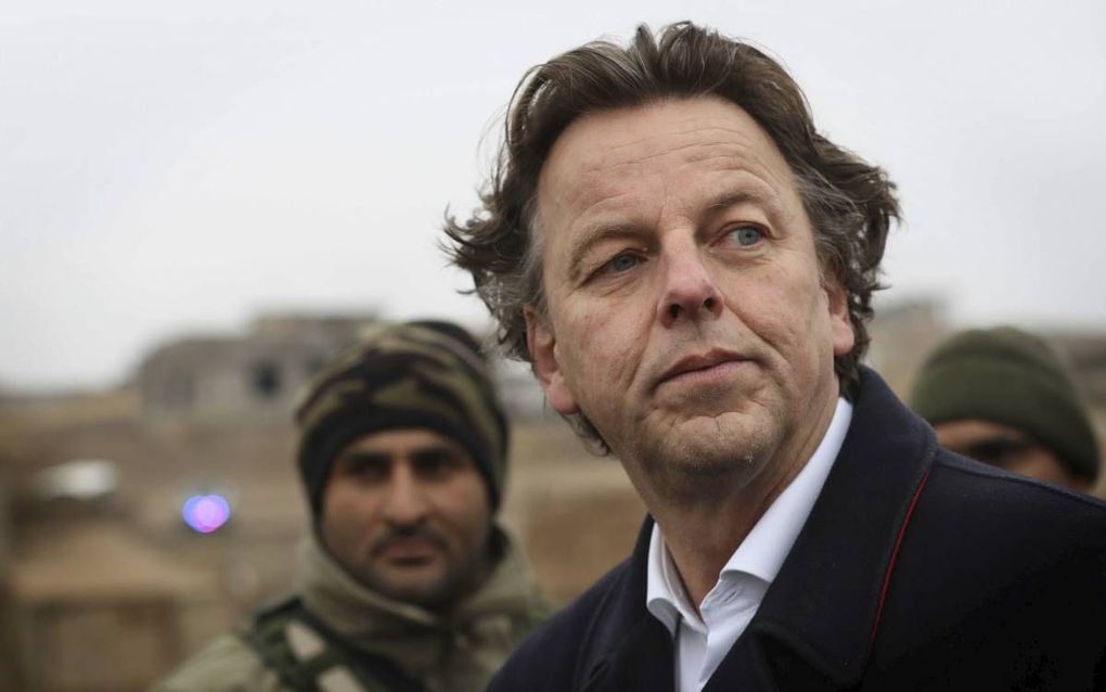 Minister van Buitenlandse Zaken Koenders tijdens de Benelux-missie aan Hassan Sham in Irak, een bevrijd gebied na IS-bezetting. Koenders reist dezer dagen door Irak. beeld ANP, Evert-Jan Daniels