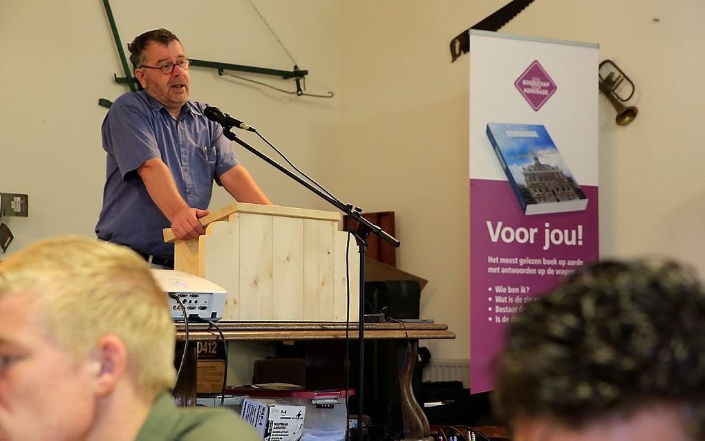 Evangelist Jan Bayense tijdens een jongerenevangelisatiekamp in Kerkrade, in 2017. beeld Meike Korteweg