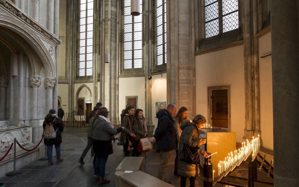 UTRECHT. De Domkerk in Utrecht trok in 2016 bijna 385.000 mensen, zo’n 17.000 mensen meer dan een jaar eerder. Het Citypastoraat Domkerk vindt dagelijkse openstelling een van haar speerpunten. beeld RD, Anton Dommerholt