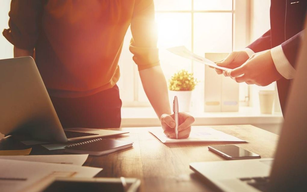 „Een goede voorbereiding is enorm belangrijk. Vaak worden meningen pas tijdens de vergadering gevormd, wat enorm veel tijd kost.” beeld iStock
