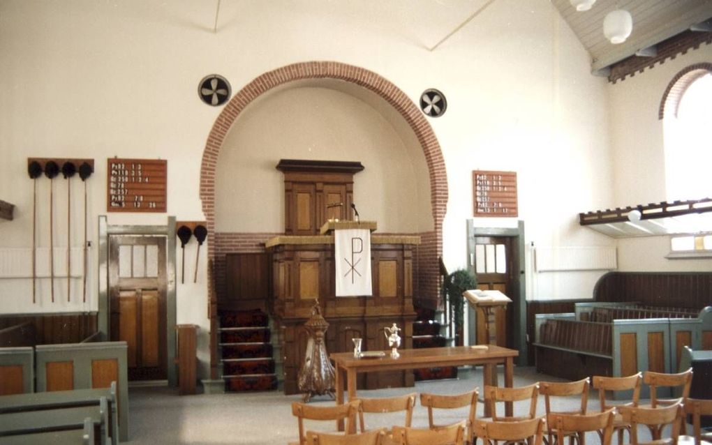 Interieur van de gereformeerde kerk in Kommerzijl. beeld Reliwiki