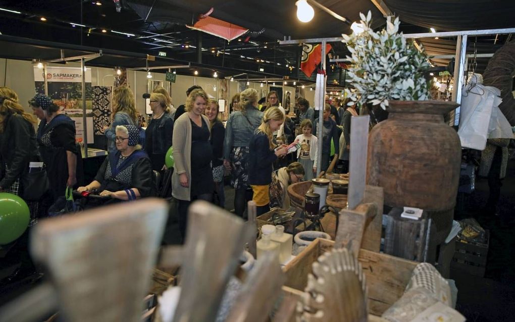 Op de woensdag geopende Familiedagen in Hardenberg staan zo'n 130 standhouders. beeld Eelco Kuiken