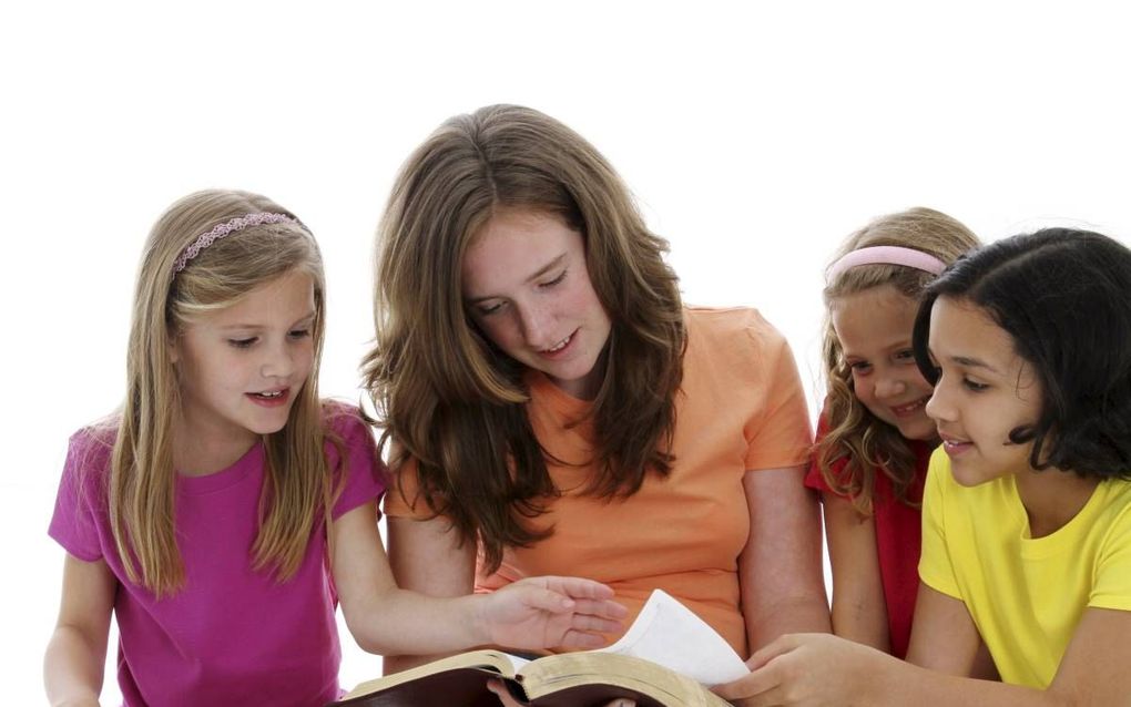 „Wie keuzes moet maken, doet er goed aan gehoor te geven aan de richting die God in Zijn Woord wijst.” beeld Fotolia