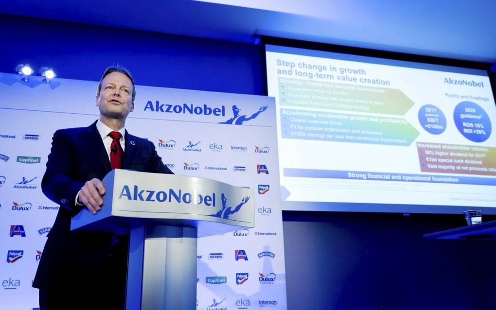 Topman Ton Buchner van AkzoNobel probeerde gisteren in Londen aandeelhouders te overtuigen van de nieuwe plannen van het concern. beeld ANP, Remko de Waal