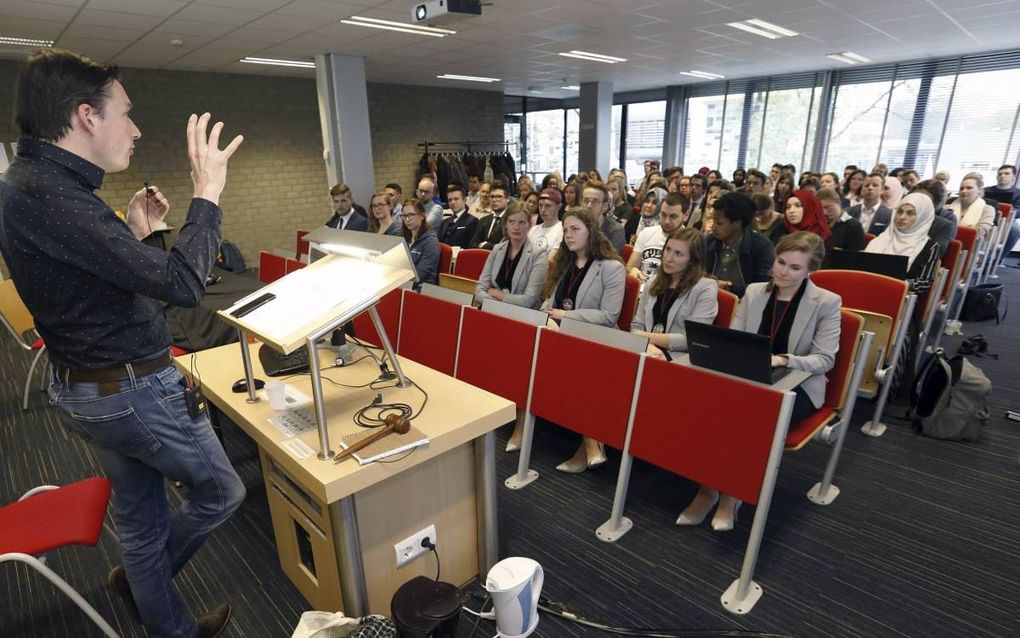 Dr. Emanuel Rutten: „Ik argumenteer niet voor christendom of islam, maar voor bestaan van God.” beeld VidiPhoto