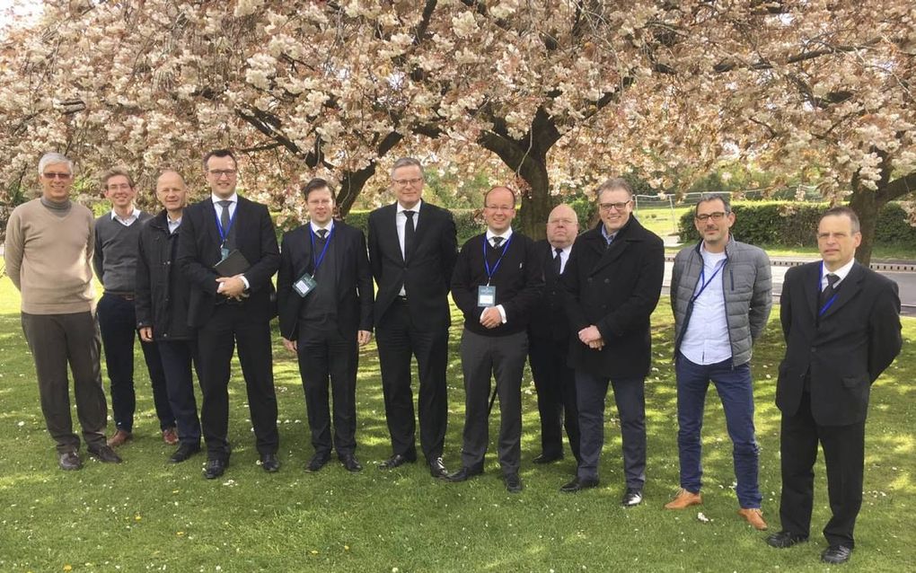 De Nederlandse deelnemers aan de predikantenconferentie van de Banner of Truth. Van links naar rechts: ds. J. B. de Mooy (Zwitserland), Steven Middelkoop (Apeldoorn), ds. P. J. den Admirant (Apeldoorn), ds. A. Kos (Hardinxveld-Giessendam), ds. J. A. Kloos