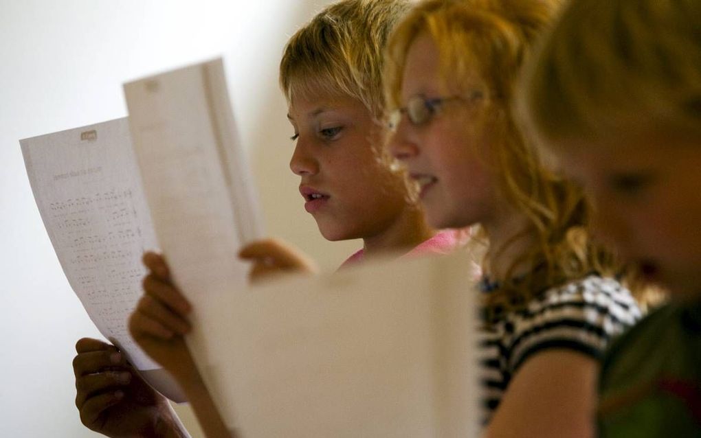 Hoogbegaafde leerlingen hebben niet alleen uitdaging, maar ook persoonlijkheidsontwikkeling nodig. Dat wil de nieuwe methode ”Op Ontdekkingsreis” bieden. (De kinderen op de foto hebben geen relatie met het onderwerp.) beeld ANP, Gerard van Daalen
