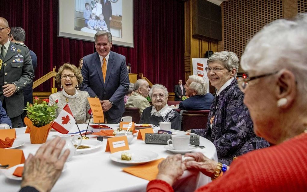 Prinses Margriet sprak met bewoners van een verzorgingshuis in het Canadese Brampton. beeld ANP, Robin Utrecht