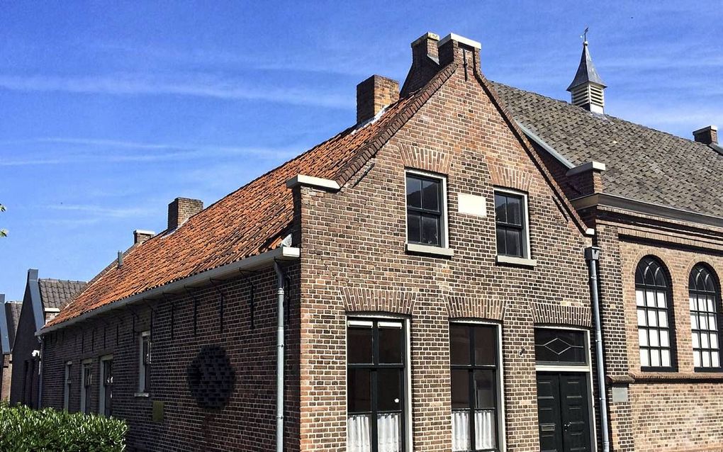 De synagoge van Coevorden wordt weer in oude staat hersteld. Het rijksmonument staat al jaren leeg en is gestript van nagenoeg alle joodse nagedachtenis. In de sjoel, de gebedsruimte van de synagoge, herinnert enkel het vrouwenbalkon nog aan de vroegere f