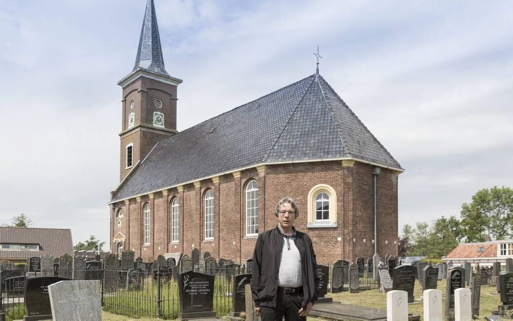 Scriba Doeke van der Zee voorziet op termijn een samengaan van hervormd Driesum met hervormd Wouterswoude. beeld Sjaak Verboom