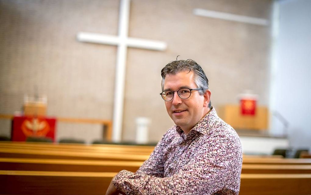 Ds. G. J. van de Lagemaat (37) wordt per 1 oktober predikant van de Nederlandse Kerk in Londen (Austin Frairs). Zondag nam hij afscheid van de protestantse gemeente Beetsterzwaag/Olterterp. beeld Jilmer Postma