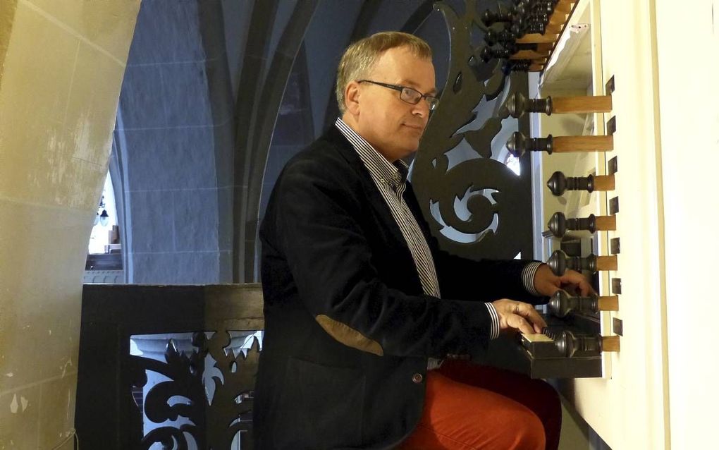 Dick Sanderman: „We moeten zuinig zijn op het liedmateriaal dat zich door de eeuwen heen heeft bewezen.” beeld Dick Sanderman