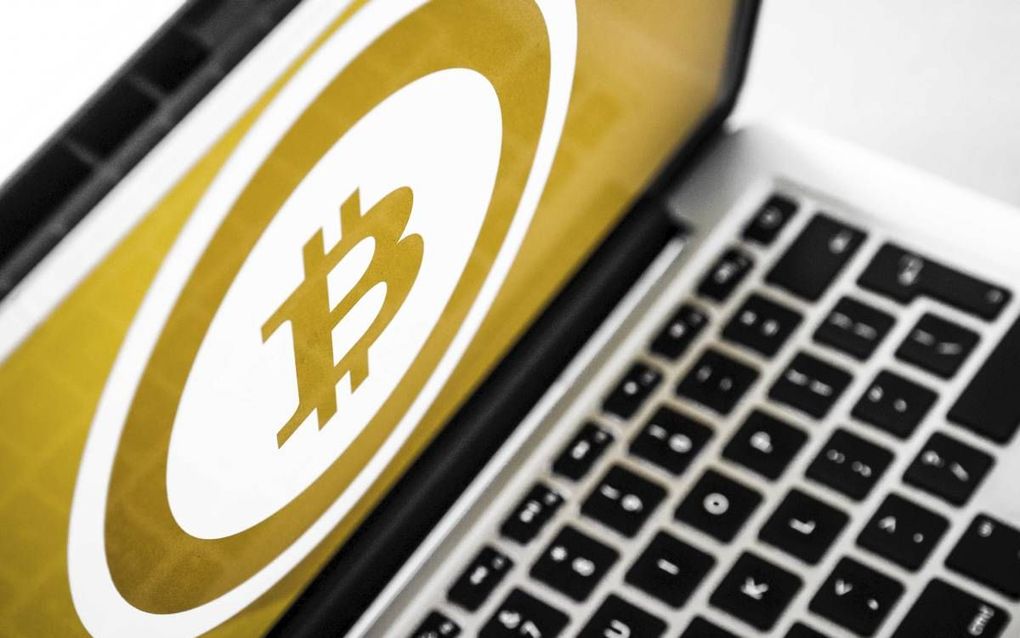 De virtuele munt bitcoin is bezig aan een ongekende opmars. De koers nadert de 10.000 dollar. beeld ANP, Rob Engelaar