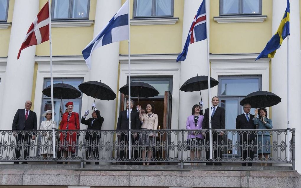 Finland viert zijn honderdjarig bestaan. Eerder deze maand was er een nationaal feest. Op 1 juni ontving de Finse president staatshoofden van omringende landen. V.l.n.r. de koning en koningin van Noorwegen, koningin Margrethe van Denemarken, de Finse pres