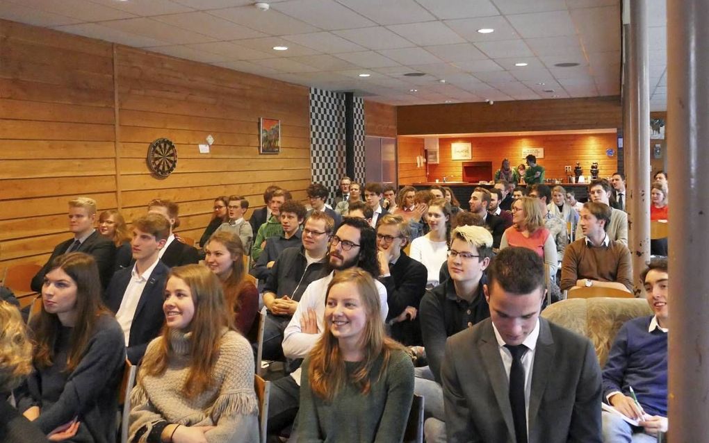 Zo’n tweehonderd christelijke studenten denken deze week in Lunteren tijdens de winterconferentie van studentenvereniging CSFR na over verantwoorde voedselconsumptie. beeld Jan van Reenen