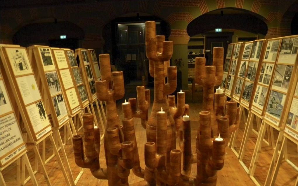 In de synagoge in Groningen is de expositie ”Onze Joodse stadjers” van architect Pieter Oegema van start gegaan. beeld Stichting Folkingestraat Synagoge