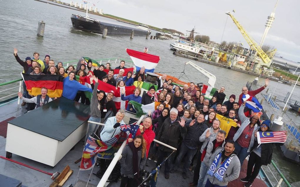 De bemanning van de rivierboot Andante. beeld Operatie Mobilisatie