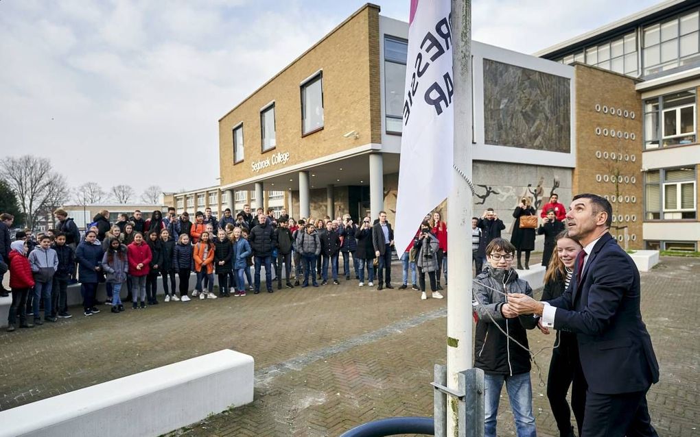 Leerlingen van het Haagse Segbroek College en staatssecretaris Blokhuis startten dinsdag een antidepressiecampagne. beeld ministerie van VWS, Phil Nijhuis