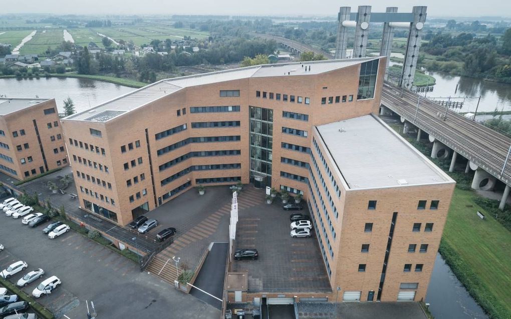 „Het is niet eenvoudig om bestaande woningen gasloos te verwarmen. Bij zwembaden en scholen is het met behulp van riothermie echter wél mogelijk.” beeld Hoornbeeck College