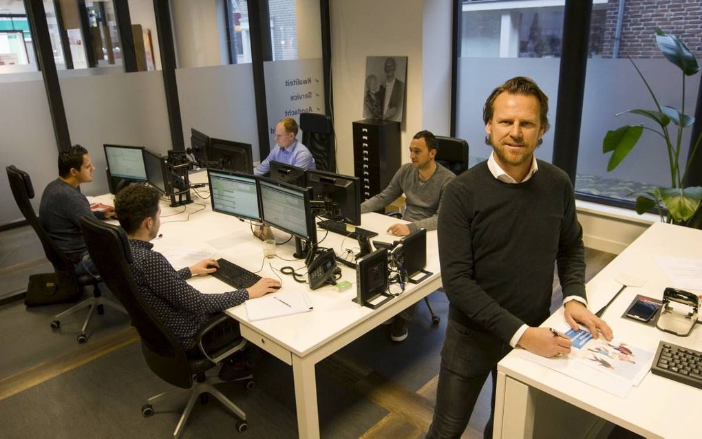 Marcel Boudesteyn, eigenaar van Boudesteyn Regiobank in Genemuiden, gelooft in persoonlijk contact met de klant. beeld RD, Anton Dommerholt