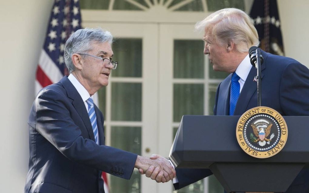 President Trump (r.) en de nieuwe Fed-voorzitter Jerome Powell (l.). beeld EPA, Michael Reynolds