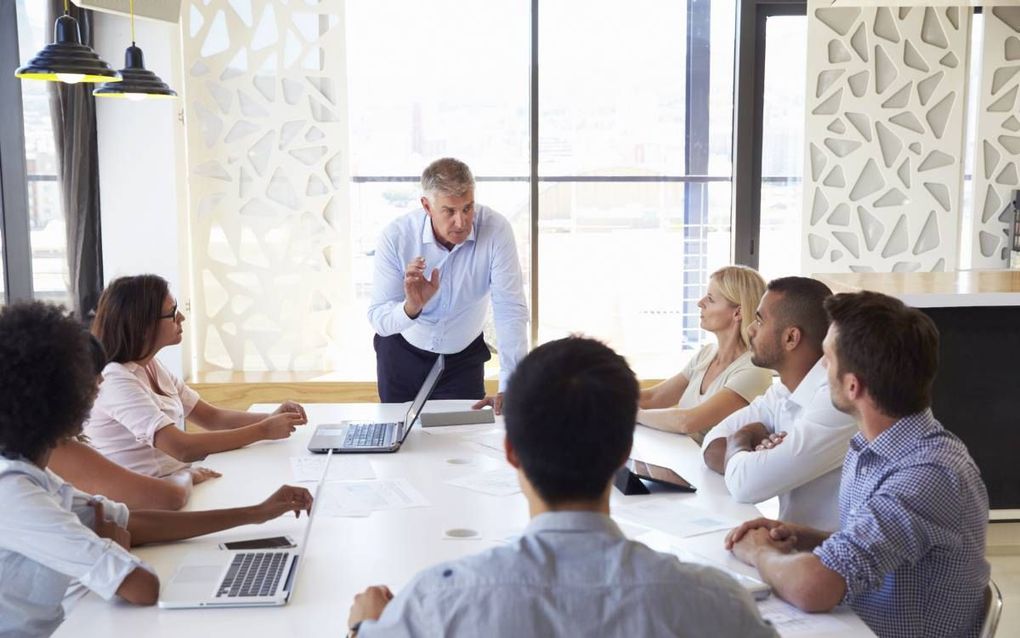 „Voor het zijn van een goed voorbeeld als leidinggevende is zelfinzicht belangrijk en past bescheidenheid.” beeld iStock
