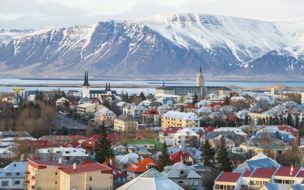 IJsland lijkt het eerste Europese land te worden dat jongensbesnijdenis verbiedt. Foto: zicht op de hoofdstad Reykjavik. beeld Getty Images/iStock