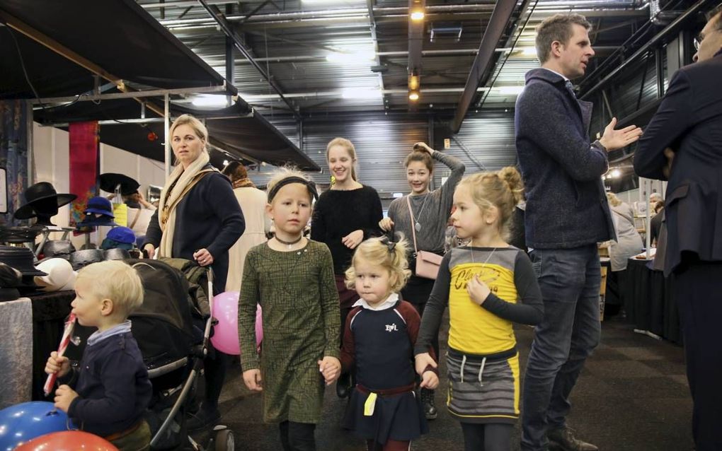 Het concept van de Familiedagen slaat aan: op één kaart kan het hele gezin naar binnen en gratis eten en drinken. beeld Eelco Kuiken