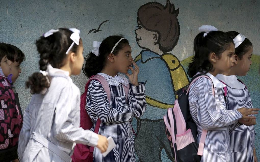 „In het lesmateriaal op door de VN gefinancierde Palestijnse scholen staan het Joodse volk en zijn staat vrijwel uitsluitend in een kwaad daglicht.” Foto: leerlingen van een door de VN gefinancierde school in Gaza. beeld EPA, Mohammed Saber