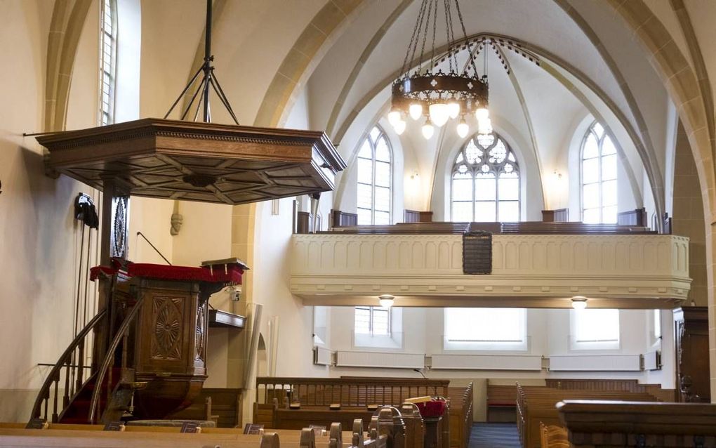 Prekers en speellieden – ze staan bloot aan klacht en jubel. beeld RD, Anton Dommerholt