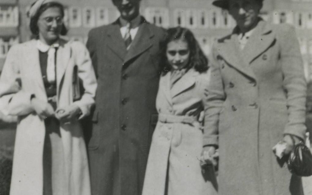 Familie Frank in 1941 aan het Merwedeplein in Amsterdam. Vader Otto Frank deed verwoede, maar vergeefse pogingen te emigreren. beeld Anne Frank Stichting