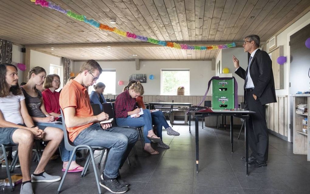 Ds. M. M. van Campen sprak dinsdag tijdens de zomerconferentie van christelijke studentenvereniging CSFR in Wekerom. beeld Niek Stam