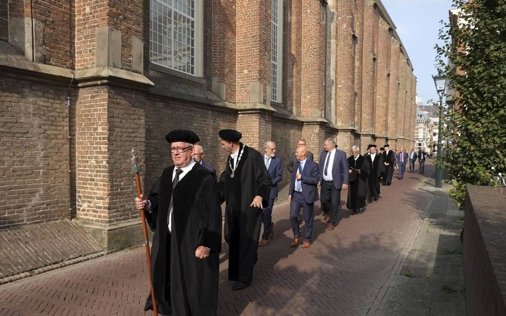 In de Kampense Broederkerk werd maandag het academisch jaar van de Theologische Universiteit Kampen geopend. beeld RD