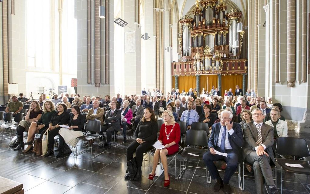 De Walburgiskerk in Zutphen is vrijdagmiddag feestelijk weer in gebruik genomen. beeld RD, Anton Dommerholt