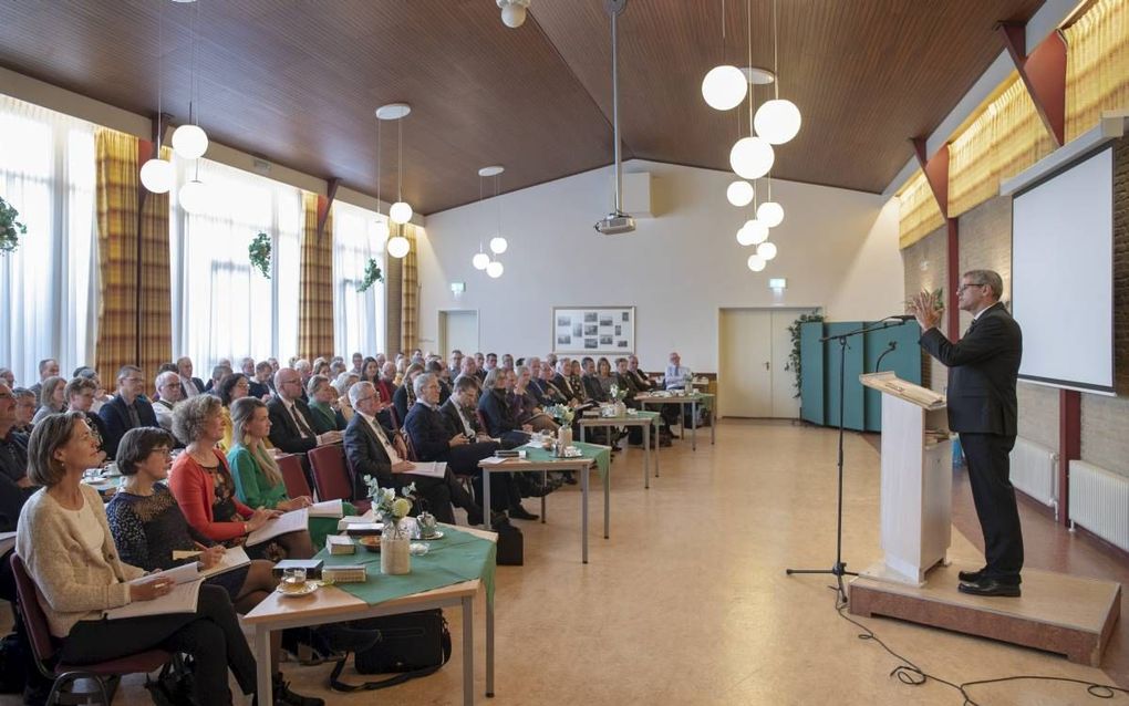 Ds. M. M. van Campen uit Rotterdam-Zuid hield woensdag in Woudenberg de hoofdlezing op de studiedag over “Het christelijke huwelijk”, georganiseerd door de Gereformeerde Bond binnen de Protestantse Kerk in Nederland. beeld Herman Stöver