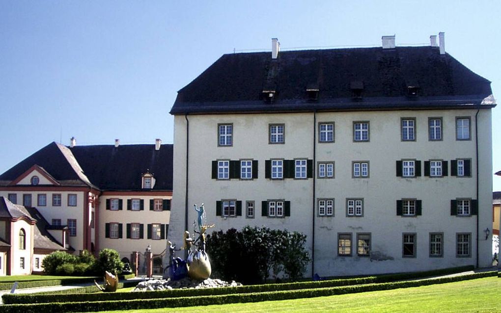 Veel Duitse vorstenhuizen wisten na de Eerste Wereldoorlog toch weer een positie op te bouwen. De koninklijke familie van Württemberg is bijvoorbeeld ook nu nog een invloedrijke familie door grote bezittingen, zoals bosgebieden, wijngoederen en vastgoed.
