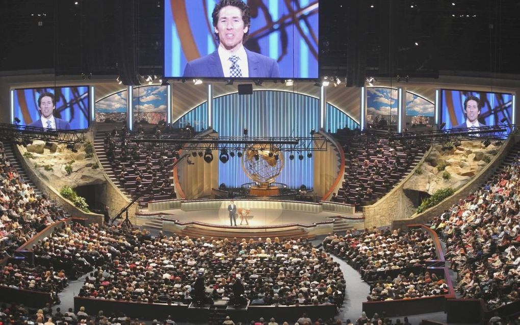 Lakewood Church in Houston, Texas, waar Joel Osteen voorgaat. beeld cathedrals.info