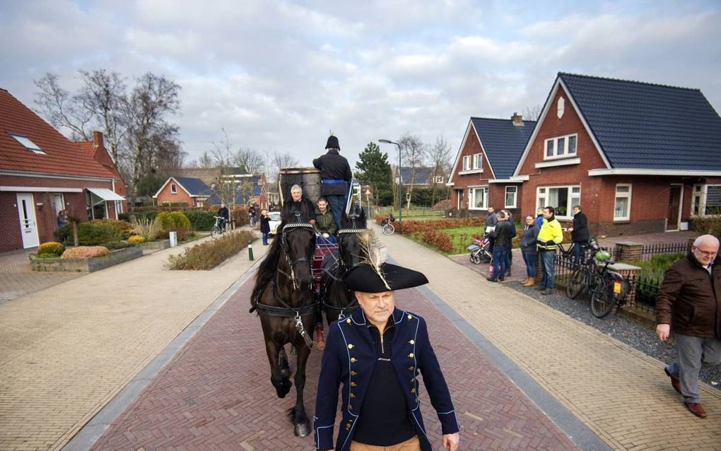 In het Friese Oudwoude werd zaterdag een optocht gehouden die in het teken stond van het Kollumer Oproer, 222 jaar geleden. Twee leiders van het oproer werden onthoofd, onder wie Jan Binnes. Naar hem werd de Jan Binneswei (foto) vernoemd. beeld Marcel van