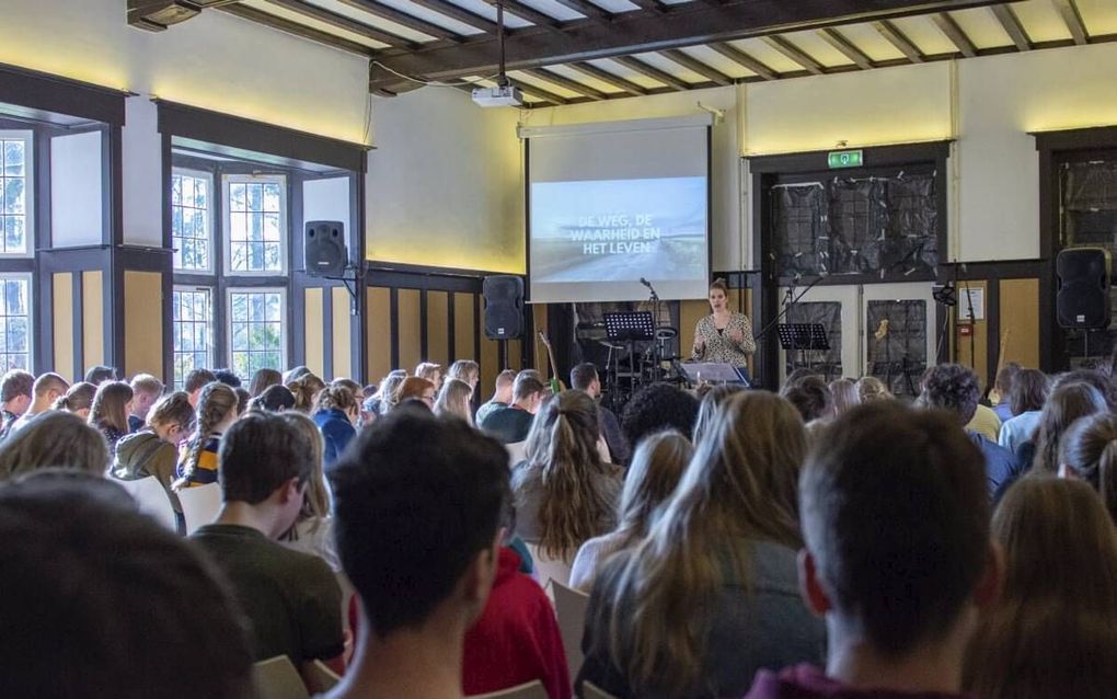 Het scholierenweekend van de Hervormd Gereformeerde Jeugdbond in Zeist trok ongeveer negentig tieners. beeld Karel Kornet