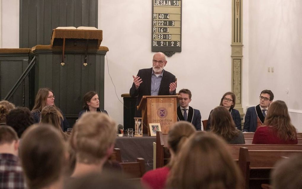 Ds. A. Brons sprak donderdagavond in Utrecht op een thema-avond van de reformatorische studentenvereniging Depositum Custodi over het volk Israël. „Israël was niet in beeld in de bekende christelijke belijdenissen”, aldus de Apeldoornse predikant. beeld E