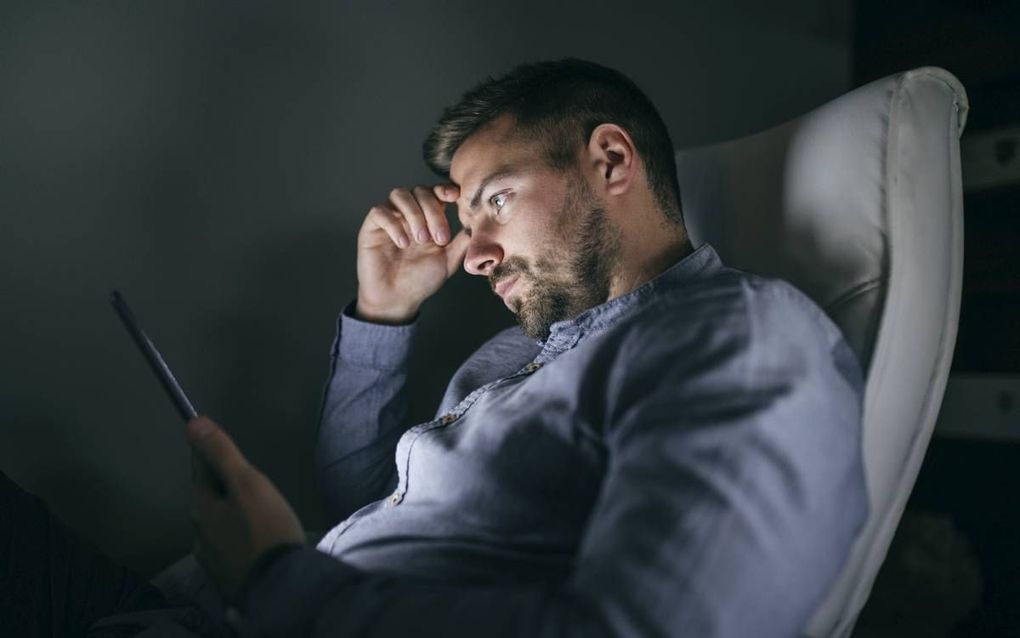 „Ik had problemen op het gebied van identiteit en zelfwaardering. Als ik me rot voelde of mezelf zielig vond, zocht ik troost in het kijken naar porno.” beeld iStock