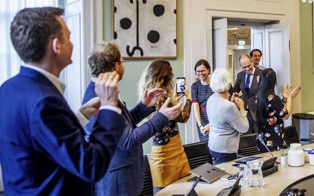 Feest bij de ChristenUnie donderdagochtend na de goede verkiezingsuitslag. beeld ANP, Robin Utrecht