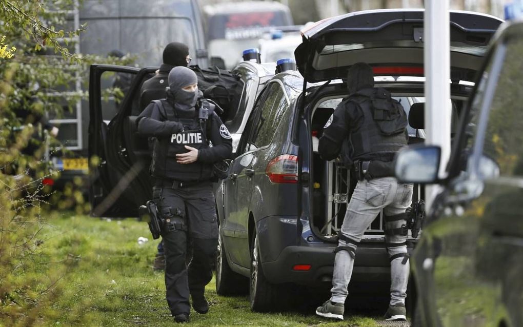 Speciale eenheden van de politie in actie afgelopen maandag in Utrecht. beeld ANP, Robin van Lonkhuijsen