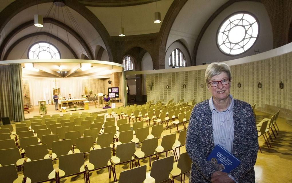 Auteur Corrie Vervest in Broekhoven I. beeld RD, Anton Dommerholt